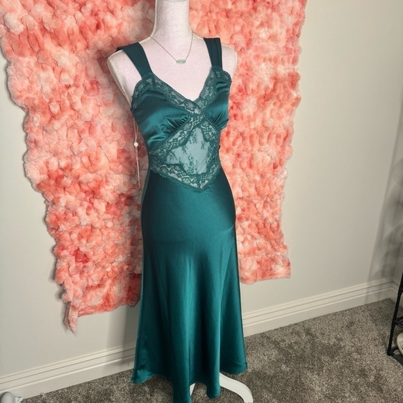 Miss Circle New York Teal Green Slip Gown 🧜🏼‍♀️💚 - Picture 7 of 11